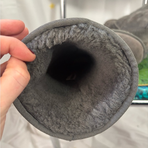 UGG Classic Gray Suede Boots Women’s Size 6 - Picture 7 of 13